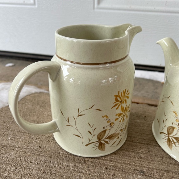 ROYAL DOULTON Sandsprite Tea Pot and Pitcher 1975 Lambethware Set Of 2 - Picture 2 of 7